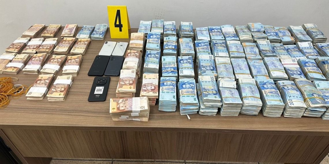 تفكيك شبكة دولية لتهريب المخدرات بوجدة وحجز 700 كلغ من الشيرا وطائرات مسيرة 1 89dba2ad 2af4 450f 9ebd c9e5c29c3698
