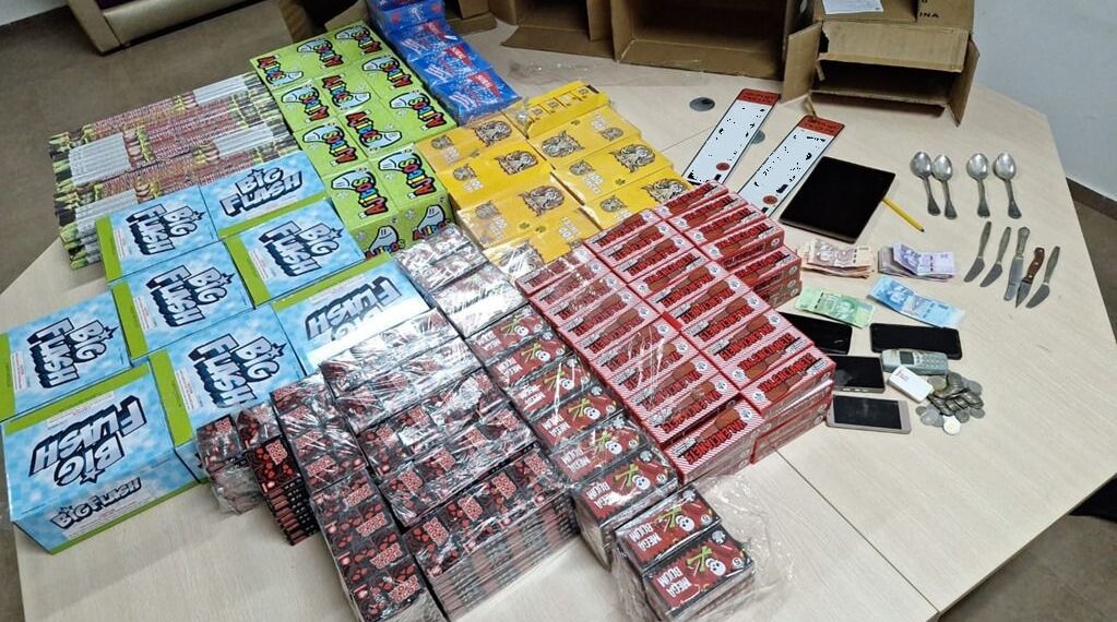 الجديدة.. توقيف شخصين لتورطهما في حيازة وترويج المفرقعات والشهب النارية المهربة 1 7c358f0f 5add 49bf b74c 7bfe0a66f802