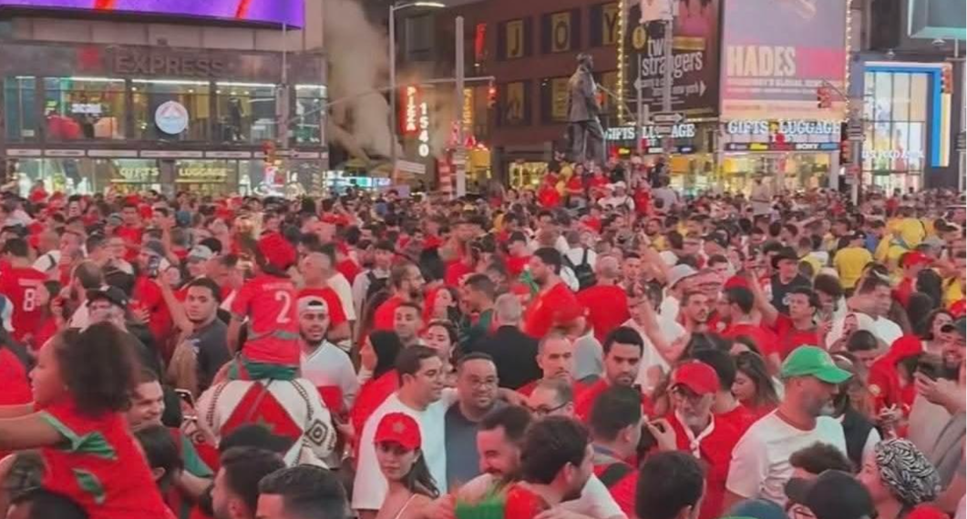 الجماهير المغربية تشعل نيويورك قبل صدام المغرب والبرازيل وتعيد “ملحمة المونديال” إلى الواجهة 1 Capture decran 2026 06 13 141725