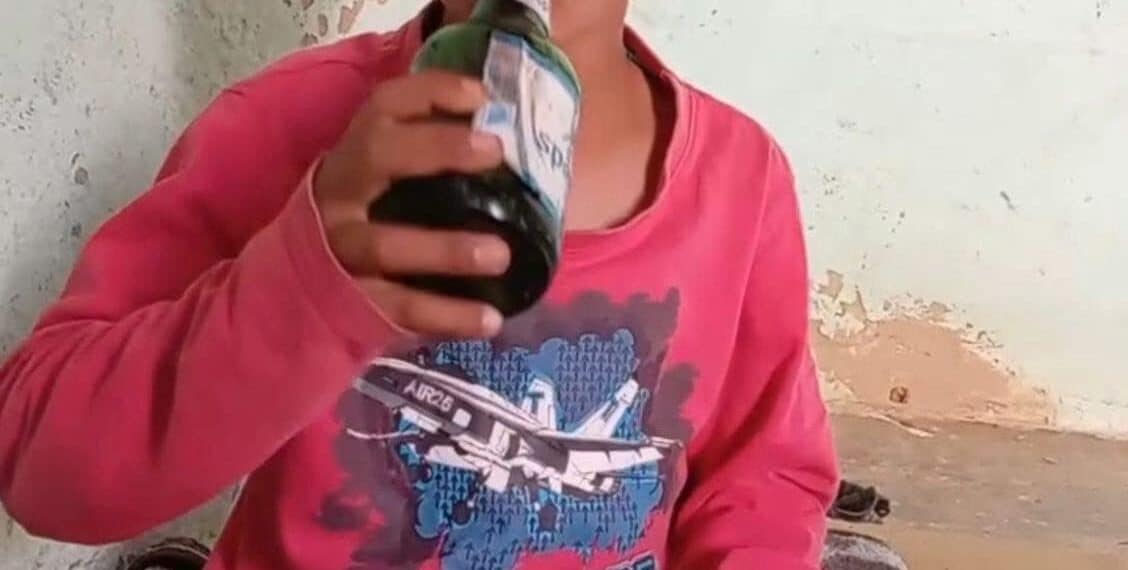 ضواحي الريش.. توقيف شخص بعد ظهوره في فيديو يقدم الكحول لطفل قاصر 1 IMG 1069
