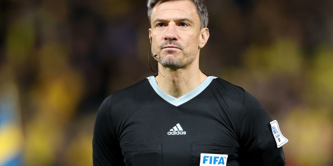حكم "نهائي دوري الابطال" يقود مباراة المغرب والبرازيل 1 SOLNA, SWEDEN - MARCH 31: Referee Slavko Vincic looks on prior to the FIFA World Cup 2026 European Qualifiers KO play-offs match between Sweden and Poland at Strawberry Arena on March 31, 2026 in Solna, Sweden. (Photo by Linnea Rheborg - UEFA/UEFA via Getty Images)