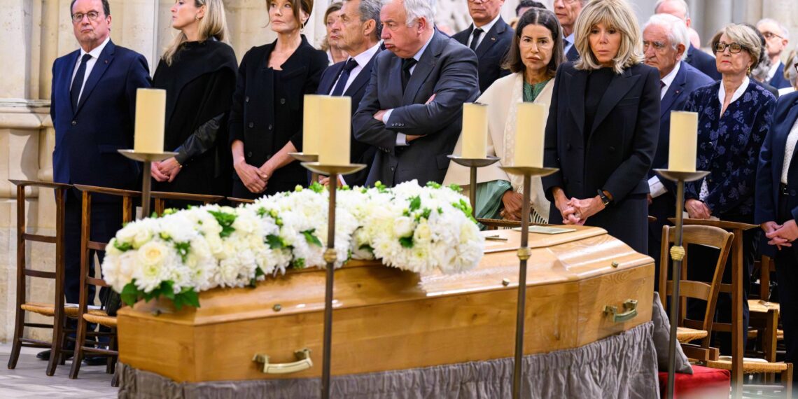 الأميرة للا مريم تمثل صاحب الجلالة في جنازة برناديت شيراك 1 IMG 1357