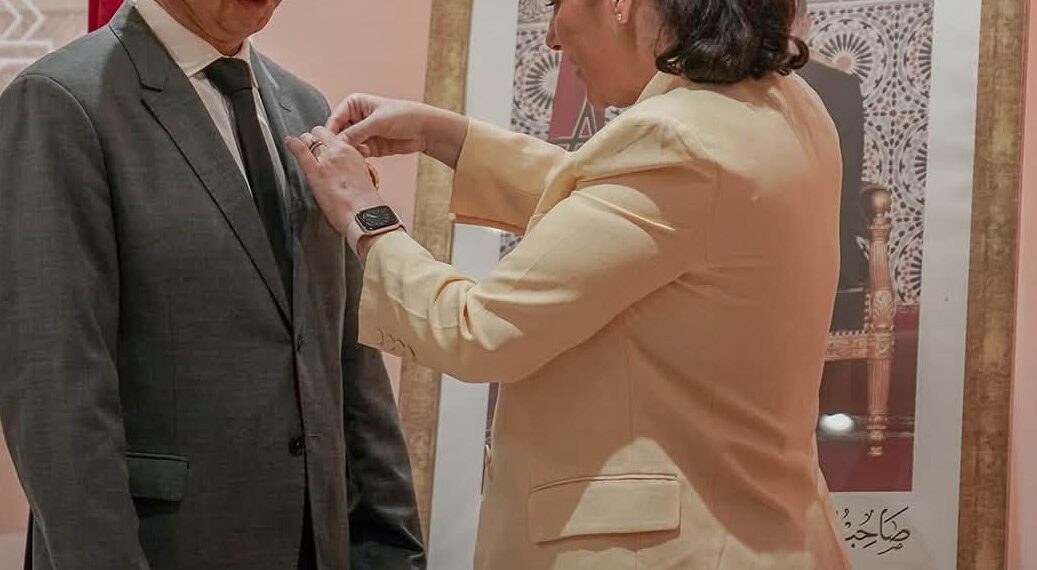 المنصوري تشرف على حفل توزيع الأوسمة الملكية على عدد من موظفات وموظفي الوزارة 1 746171591 1354256880214962 7064667536921722709 n