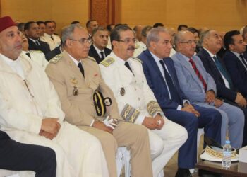 عامل القنيطرة يترأس مراسيم الإنصات للخطاب الملكي وتوشيح موظفين بأوسمة ملكية 3 WhatsApp Image 2026 07 30 at 13.55.59
