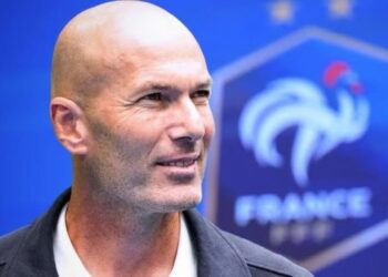 تعيين أسطورة الكرة الفرنسية زين الدين زيدان مدربا جديدا لمنتخب "الديوك" 6 Zinedine Zidane 1100x550 1
