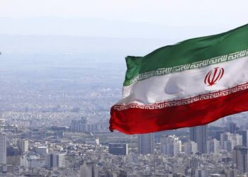إيران تعلن إعادة 5 سفن بعد محاولة عبور غير قانونية جنوب مضيق هرمز 3 images 1 5