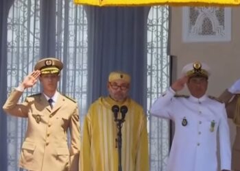 جلالة الملك يترأس بتطوان حفل أداء القسم للضباط المتخرجين من المدارس والمعاهد العليا العسكرية وشبه العسكرية 6 le roi 4