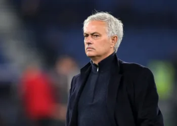 جوزيه مورينيو: نجوم ريال مدريد قادرون على الانسجام سويا 4 1922555914 1709824432