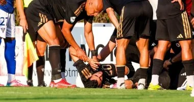 إصابة لاعب الأهلي يوسف بلعمري بقطع في الرباط الصليبي للركبة 1 202608120911411141 12607