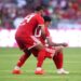 صيباري يهرع لإنقاذ موسيالا بعد سقوطه المفاجئ في مباراة بايرن ولايبزيغ 7 6