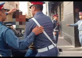 مداهمة أمنية بالصخيرات.. الدرك يطيح بوكر للدعارة يُستغل عبر تطبيق «أفري بابا» 6 770a3295 0a56 461b 9ddb 70f4c990666d
