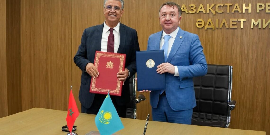 وزير العدل يوقع بأستانا اتفاقيات لتعزيز التعاون القضائي بين المغرب وكازاخستان 1 IMG 20260805 WA0002