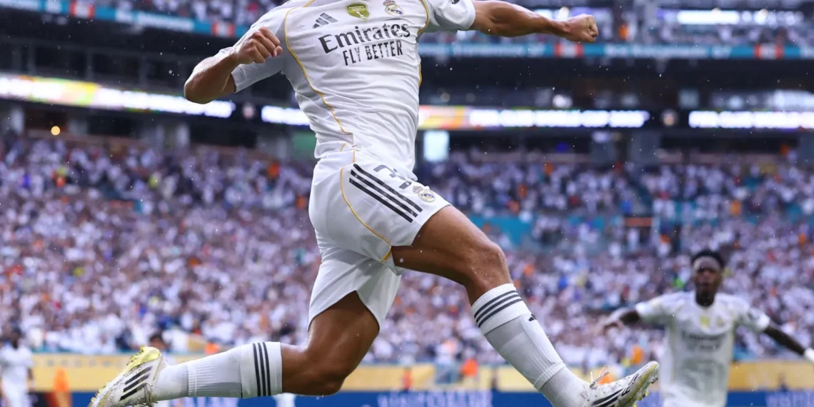 انتقال اللاعب غونزالو غارسيا.. ريال مدريد يعلن توصله إلى اتفاق مع نادي فولهام الإنجليزي 1 UP1EL711KGJJF 1751401265