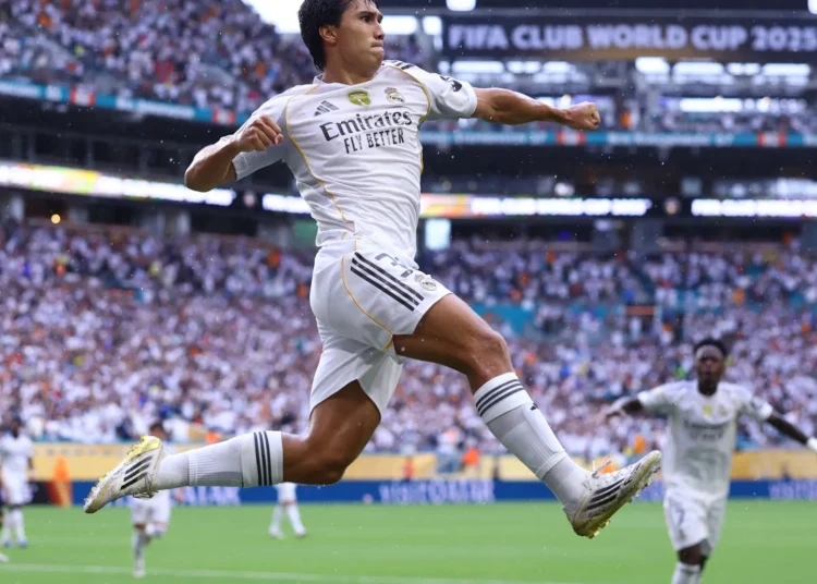 انتقال اللاعب غونزالو غارسيا.. ريال مدريد يعلن توصله إلى اتفاق مع نادي فولهام الإنجليزي 15 UP1EL711KGJJF 1751401265