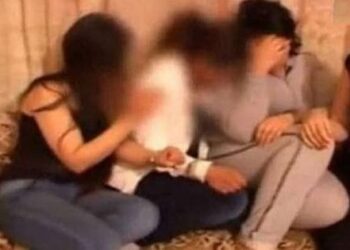 مداهمة شقة بمكناس تقود إلى توقيف 5 أشخاص في قضية دعارة واحتجاز قاصرتين 6 WhatsApp Image 2026 08 02 at 14.03.35