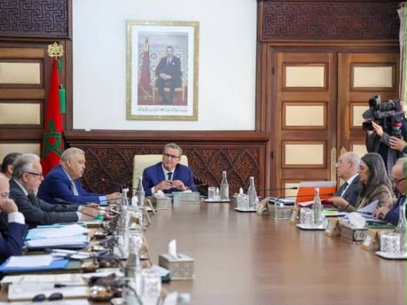 الحكومة تشدّد التقشف في ميزانية 2027 وتضع سقفاً جديداً للدين العمومي 1 الحكومة