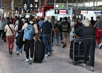 مطارات المغرب تستقبل أزيد من 22.2 مليون مسافر 6 aeroport france 1760002784