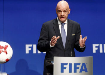 تحالف قاري.. يقف ضد رئيس الاتحاد الدولي (فيفا) جاني إنفانتينو 6 gianni infantino fifa10 01