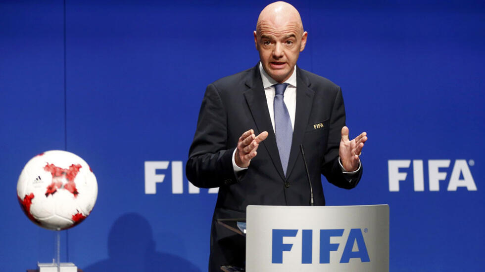 تحالف قاري.. يقف ضد رئيس الاتحاد الدولي (فيفا) جاني إنفانتينو 1 gianni infantino fifa10 01