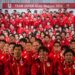 اليابان تستنفر 10 آلاف شرطي قبل افتتاح الألعاب الآسيوية 6 Athletes pose during a team Japan photo after a send off ceremony at the Grand Prince Hotel Shin Takanawa in Tokyo on August 19, 2026. (Photo by ANDREW CABALLERO-REYNOLDS / AFP)