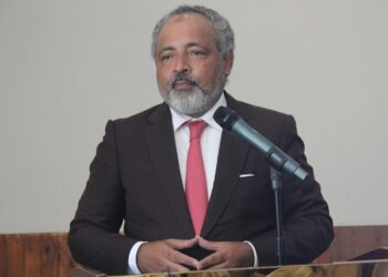 وزير قمري سابق: الانتخابات التشريعية بالمغرب درس ديمقراطي لإفريقيا 5 6ab6be64aa543
