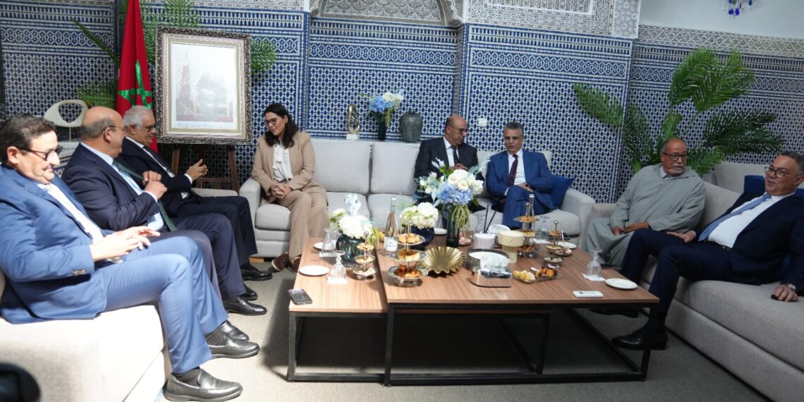 المنصوري تواصل المشاورات بلقاء حزب الاستقلال 1 IMG 20260930 WA0020