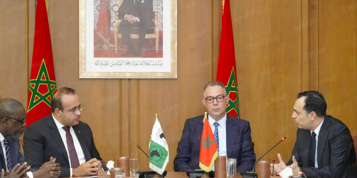 المغرب-البنك الإفريقي للتنمية.. توقيع اتفاقيتي تمويل بقيمة 405 ملايين أورو لتثمين الرأسمال البشري وتحديث البنيات التحتية السككية 1 MAP34YY2155 png
