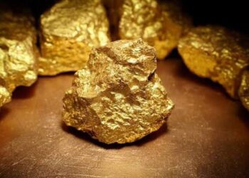 الذهب يواصل النزيف.. التوترات بالشرق الأوسط تدفع المعدن النفيس إلى قاع جديد 2 الذهب