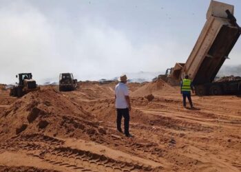 أول توضيح من سلطات القنيطرة بشأن دخان مطرح النفايات.. تعبئة 31 آلية ومتابعة المتسببين في الحرائق 3 WhatsApp Image 2026 09 14 at 12.47.50
