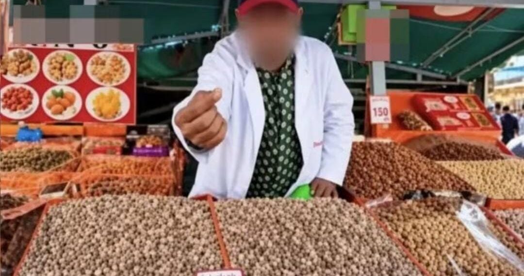 السجن 10 أشهر لبائع فواكه جافة بمراكش بسبب «حفنة الفاكية بـ200 درهم» 1 WhatsApp Image 2026 09 15 at 13.23.02