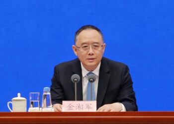 الإعدام يطارد حاكما صينيا سابقا في قضية فساد ضخمة 2 Xiangjun