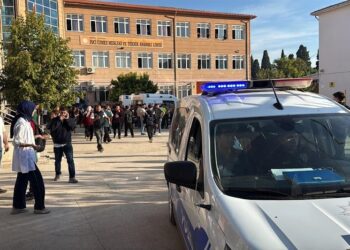 إصابة ثمانية أشخاص في إطلاق نار أمام مدرسة ثانوية غربي تركيا 3 turkey feu ecole
