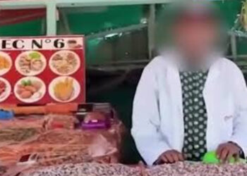مراكش : سقوط بائع مكسرات بجامع الفنا في قبضة الأمن إثر ابتزازه لسائح أجنبي بمبلغ فلكي 4 بائع مكسرات مراكش