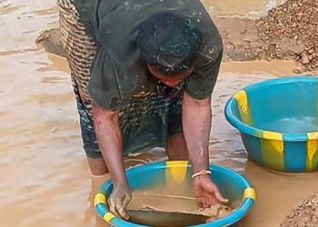 التنقيب غير القانوني عن الذهب يستنفر الدرك الملكي بإقليم طانطان 3 التنقيب