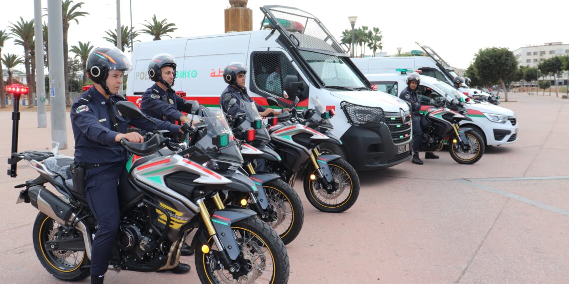 أمن الدار البيضاء يعزز حضوره الميداني بإطلاق وحدة متنقلة لشرطة النجدة بعين السبع الحي المحمدي 1 WhatsApp Image 2026 10 22 at 22.12.12