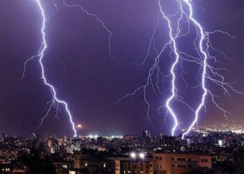 نشرة إنذارية برتقالية: زخات رعدية من المرتقب أن تصل إلى 80 ملم بعدد من أقاليم المملكة 5 images 1 2