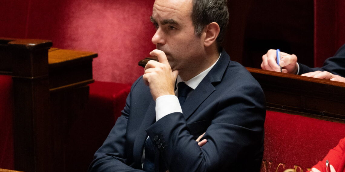 لوكورنو يستقبل النقابات الفرنسية وسط تصاعد المطالب الاجتماعية قبيل احتجاجات السبت 1 sebastien lecornu s est engage a ne pas recourir au 49 3 pour faire voter le budget photo sipa jeanne accorsini 1765810425