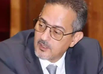 المهاجري يواجه عبث بعض الصحافيين بقبة البرلمان 2 المهاجري 900x500 1