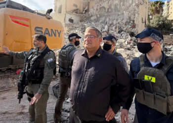 القدس : بن غفير يقود جرافات الهدم في بلدة الطور 4 بن غفير