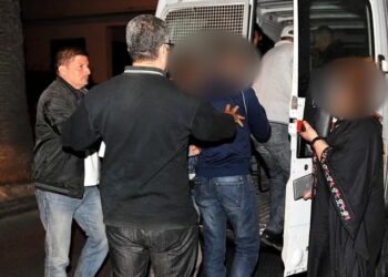 بدعوى التوسط في قضايا معروضة أمام العدالة.. توقيف شخص وسيدة بمدينة مراكش 6 مراكش توقيف 18 شخصا بينهم 12 سيدة في مداهمة وكر للدعارة 1 copie